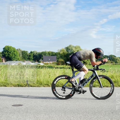 31.08.2025 - Elbe Triathlon Hamburg Michael Burmester http://msf.ph/oto/8688425 31.08.2025 08:58:36 Radfahren 206, 287, 341 meine-sportfotos.de