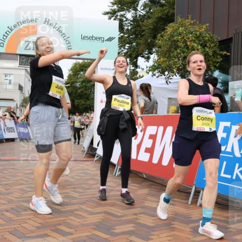 31.08.2025 - 21. Blankeneser Heldenlauf Strokosch-Dieckow http://msf.ph/oto/8688502 31.08.2025 10:34:42 Ziel 2110, 2244, 2021, 2424, 2668, 2669, 2667, 2298, 2438, 2439, 2349, 2441, 2442, 2350, 2090, 2083 meine-sportfotos.de
