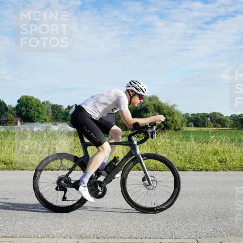 31.08.2025 - Elbe Triathlon Hamburg Michael Burmester http://msf.ph/oto/8688697 31.08.2025 09:07:47 Radfahren 187, 412, 458, 479, 516 meine-sportfotos.de