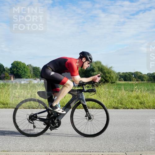 31.08.2025 - Elbe Triathlon Hamburg Michael Burmester http://msf.ph/oto/8688702 31.08.2025 09:07:51 Radfahren 182, 187, 257, 375, 412, 458, 479, 492, 516, 545 meine-sportfotos.de