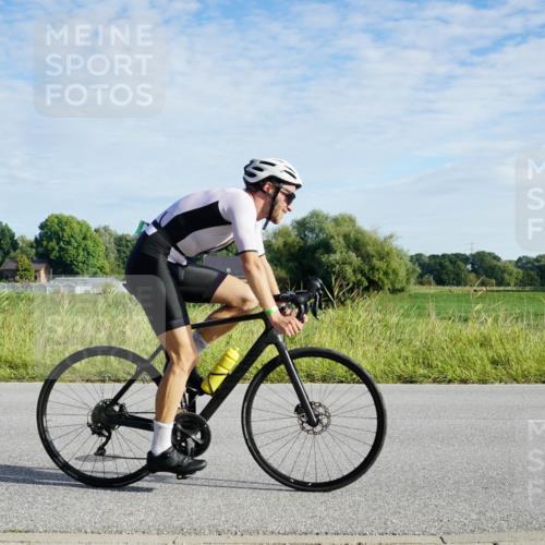 31.08.2025 - Elbe Triathlon Hamburg Michael Burmester http://msf.ph/oto/8688734 31.08.2025 09:08:22 Radfahren 215, 264, 440, 449, 464, 553 meine-sportfotos.de