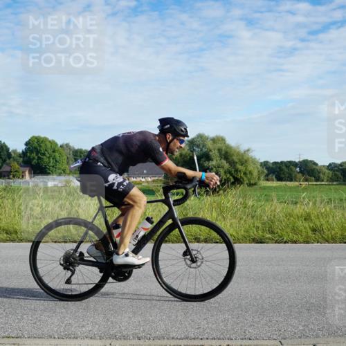 31.08.2025 - Elbe Triathlon Hamburg Michael Burmester http://msf.ph/oto/8688757 31.08.2025 09:08:54 Radfahren 325 meine-sportfotos.de