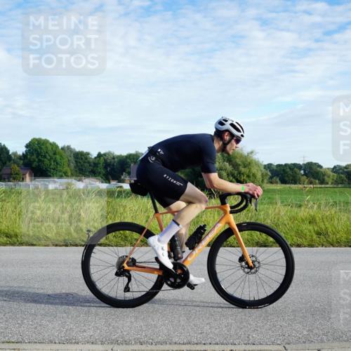 31.08.2025 - Elbe Triathlon Hamburg Michael Burmester http://msf.ph/oto/8688772 31.08.2025 09:09:31 Radfahren 166, 206, 265, 425, 429, 529 meine-sportfotos.de