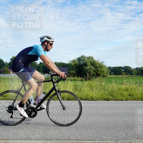 31.08.2025 - Elbe Triathlon Hamburg Michael Burmester http://msf.ph/oto/8688798 31.08.2025 09:10:06 Radfahren 462, 512 meine-sportfotos.de