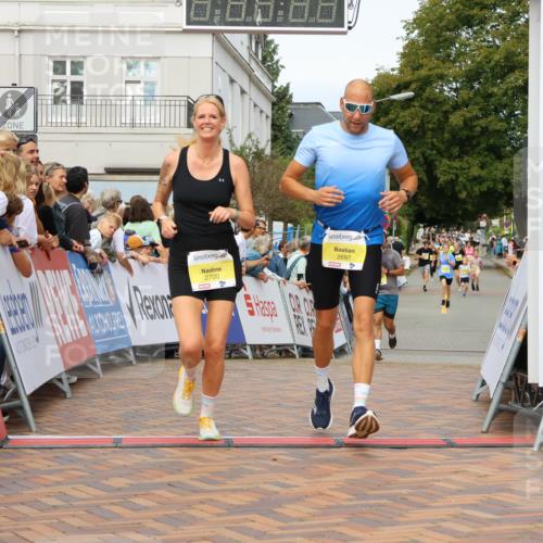 31.08.2025 - 21. Blankeneser Heldenlauf Strokosch-Dieckow http://msf.ph/oto/8688891 31.08.2025 10:28:43 Ziel 2346, 2697, 2700, 2351, 2687 meine-sportfotos.de