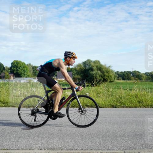 31.08.2025 - Elbe Triathlon Hamburg Michael Burmester http://msf.ph/oto/8689014 31.08.2025 09:14:20 Radfahren 249, 256, 357, 496 meine-sportfotos.de