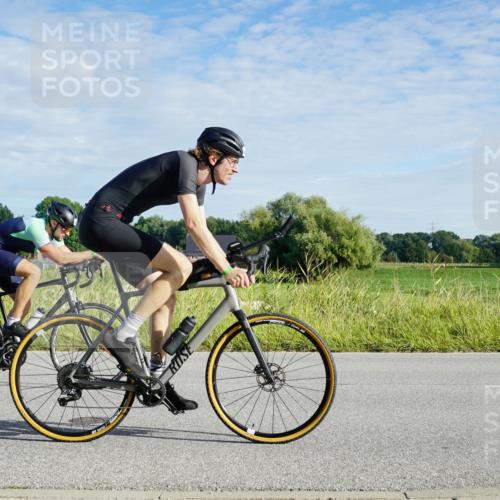31.08.2025 - Elbe Triathlon Hamburg Michael Burmester http://msf.ph/oto/8689034 31.08.2025 09:14:46 Radfahren 377, 421, 493 meine-sportfotos.de