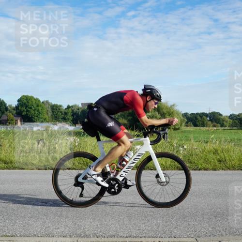 31.08.2025 - Elbe Triathlon Hamburg Michael Burmester http://msf.ph/oto/8689054 31.08.2025 09:15:13 Radfahren 274, 291, 333, 359 meine-sportfotos.de