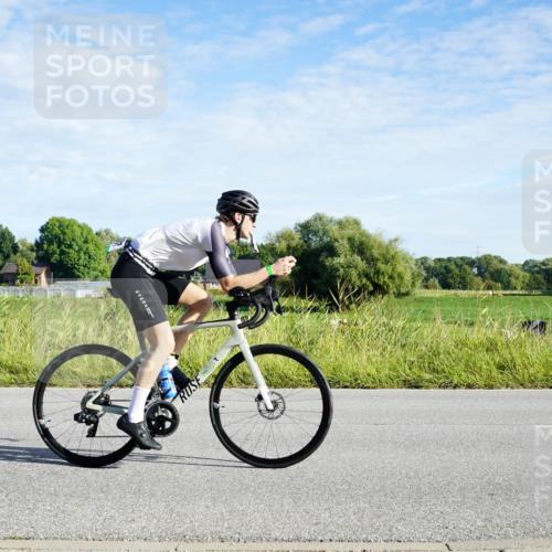 31.08.2025 - Elbe Triathlon Hamburg Michael Burmester http://msf.ph/oto/8689156 31.08.2025 09:17:36 Radfahren 407, 420, 504 meine-sportfotos.de