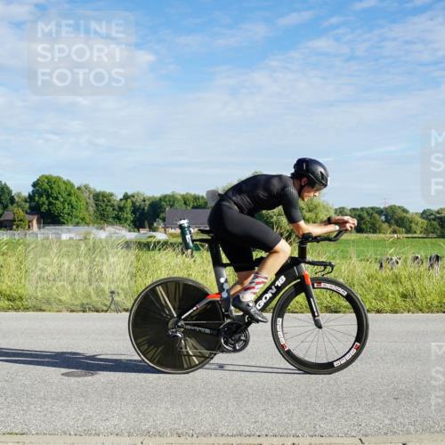 31.08.2025 - Elbe Triathlon Hamburg Michael Burmester http://msf.ph/oto/8689221 31.08.2025 09:19:11 Radfahren 450 meine-sportfotos.de