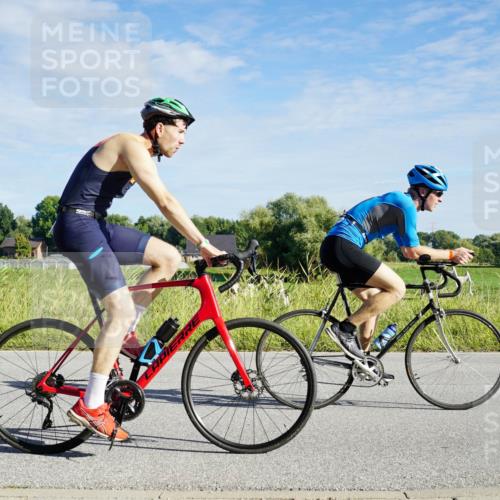 31.08.2025 - Elbe Triathlon Hamburg Michael Burmester http://msf.ph/oto/8689420 31.08.2025 09:23:02 Radfahren 325, 386, 406, 429, 575 meine-sportfotos.de