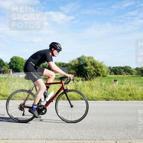 31.08.2025 - Elbe Triathlon Hamburg Michael Burmester http://msf.ph/oto/8689478 31.08.2025 09:24:01 Radfahren 185, 309, 436, 470, 481, 549, 639, 695 meine-sportfotos.de