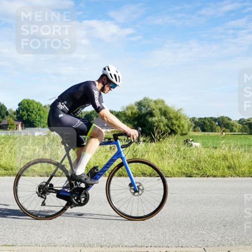 31.08.2025 - Elbe Triathlon Hamburg Michael Burmester http://msf.ph/oto/8689500 31.08.2025 09:24:21 Radfahren 233, 288, 418, 435, 454, 473, 499, 653, 728 meine-sportfotos.de