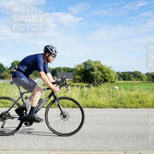 31.08.2025 - Elbe Triathlon Hamburg Michael Burmester http://msf.ph/oto/8689516 31.08.2025 09:24:33 Radfahren 180, 417, 576 meine-sportfotos.de