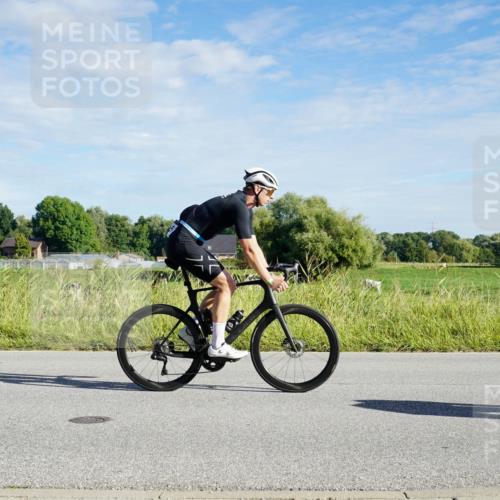 31.08.2025 - Elbe Triathlon Hamburg Michael Burmester http://msf.ph/oto/8689530 31.08.2025 09:24:48 Radfahren 239, 260, 351, 373, 403, 456, 457, 597, 627, 638 meine-sportfotos.de