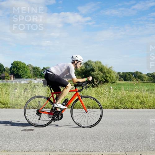 31.08.2025 - Elbe Triathlon Hamburg Michael Burmester http://msf.ph/oto/8689600 31.08.2025 09:25:51 Radfahren 334, 348, 366, 424, 507, 525, 550, 554, 579, 625 meine-sportfotos.de