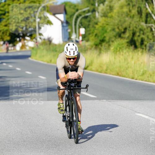 31.08.2025 - Elbe Triathlon Hamburg Michael Burmester http://msf.ph/oto/8689637 31.08.2025 08:41:04 Radfahren 208, 211 meine-sportfotos.de