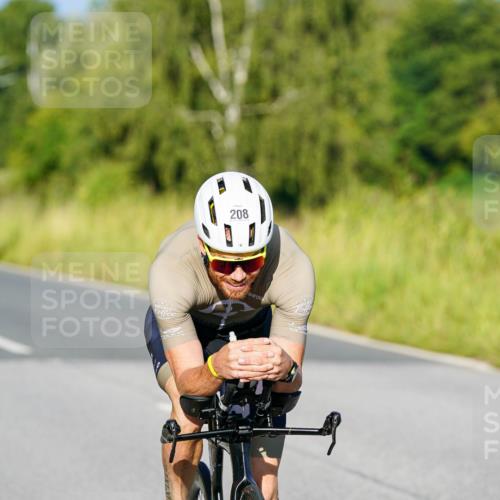 31.08.2025 - Elbe Triathlon Hamburg Michael Burmester http://msf.ph/oto/8689640 31.08.2025 08:41:04 Radfahren 208, 211 meine-sportfotos.de