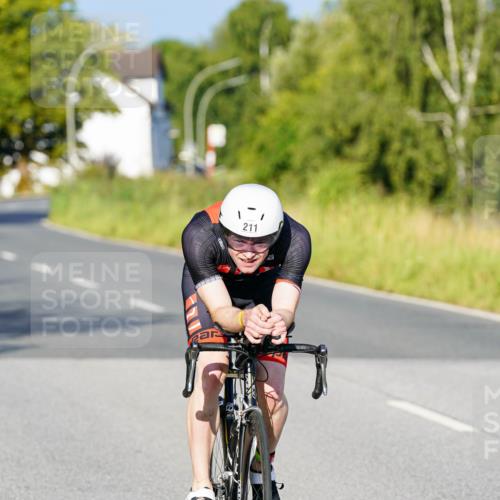 31.08.2025 - Elbe Triathlon Hamburg Michael Burmester http://msf.ph/oto/8689651 31.08.2025 08:41:07 Radfahren 208, 211 meine-sportfotos.de
