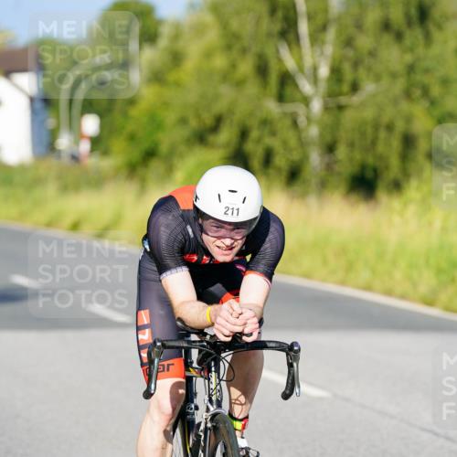 31.08.2025 - Elbe Triathlon Hamburg Michael Burmester http://msf.ph/oto/8689653 31.08.2025 08:41:07 Radfahren 208, 211 meine-sportfotos.de