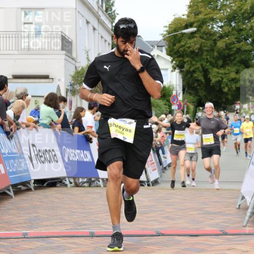 31.08.2025 - 21. Blankeneser Heldenlauf Strokosch-Dieckow http://msf.ph/oto/8689655 31.08.2025 10:28:11 Ziel 2348, 2067, 2140, 2133, 2261 meine-sportfotos.de