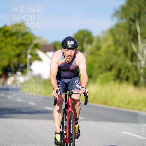 31.08.2025 - Elbe Triathlon Hamburg Michael Burmester http://msf.ph/oto/8689684 31.08.2025 08:41:59 Radfahren 180, 182 meine-sportfotos.de