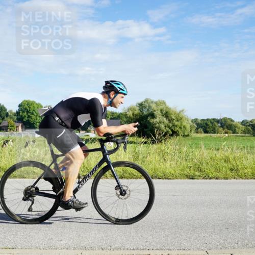 31.08.2025 - Elbe Triathlon Hamburg Michael Burmester http://msf.ph/oto/8689715 31.08.2025 09:27:31 Radfahren 247, 299, 321, 354, 385, 623 meine-sportfotos.de