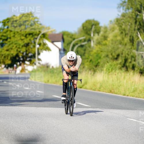 31.08.2025 - Elbe Triathlon Hamburg Michael Burmester http://msf.ph/oto/8689728 31.08.2025 08:42:34 Radfahren 207 meine-sportfotos.de