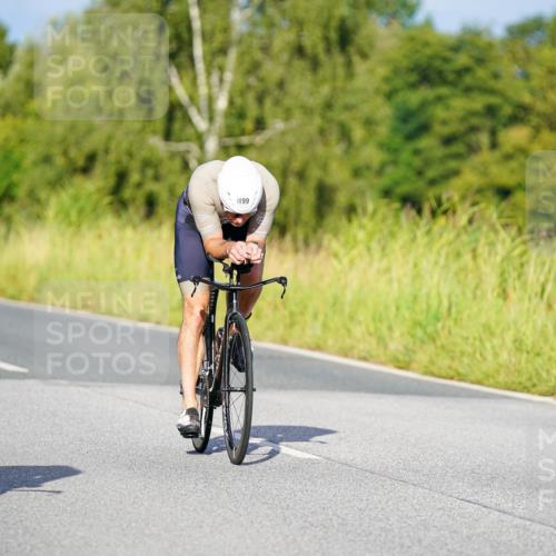 31.08.2025 - Elbe Triathlon Hamburg Michael Burmester http://msf.ph/oto/8689800 31.08.2025 08:43:57 Radfahren 199, 216 meine-sportfotos.de