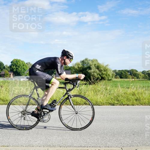 31.08.2025 - Elbe Triathlon Hamburg Michael Burmester http://msf.ph/oto/8689808 31.08.2025 09:29:11 Radfahren 165, 359, 360, 377, 660 meine-sportfotos.de