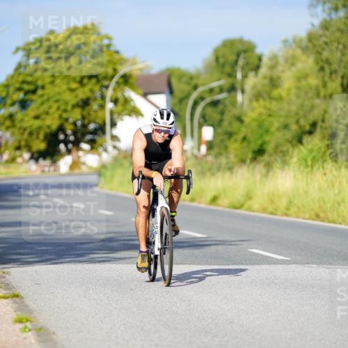 31.08.2025 - Elbe Triathlon Hamburg Michael Burmester http://msf.ph/oto/8689809 31.08.2025 08:44:24 Radfahren 192, 193 meine-sportfotos.de