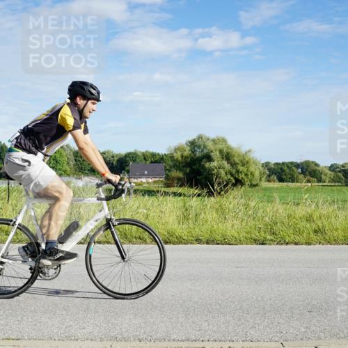 31.08.2025 - Elbe Triathlon Hamburg Michael Burmester http://msf.ph/oto/8689839 31.08.2025 09:29:57 Radfahren 305, 380, 409, 599, 680, 719 meine-sportfotos.de