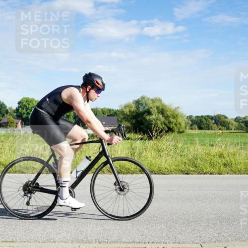31.08.2025 - Elbe Triathlon Hamburg Michael Burmester http://msf.ph/oto/8689862 31.08.2025 09:30:14 Radfahren 213, 343, 400, 431, 465, 527, 534, 613, 617 meine-sportfotos.de