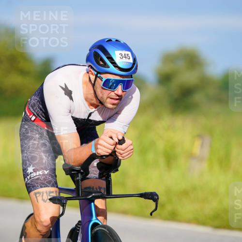 31.08.2025 - Elbe Triathlon Hamburg Michael Burmester http://msf.ph/oto/8690003 31.08.2025 08:49:10 Radfahren 345, 363 meine-sportfotos.de