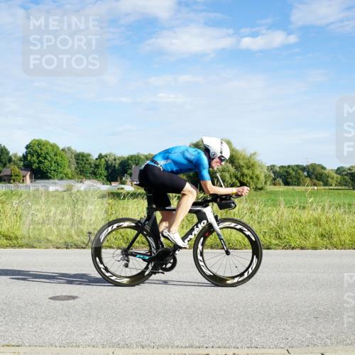 31.08.2025 - Elbe Triathlon Hamburg Michael Burmester http://msf.ph/oto/8690011 31.08.2025 09:32:48 Radfahren 709, 713 meine-sportfotos.de