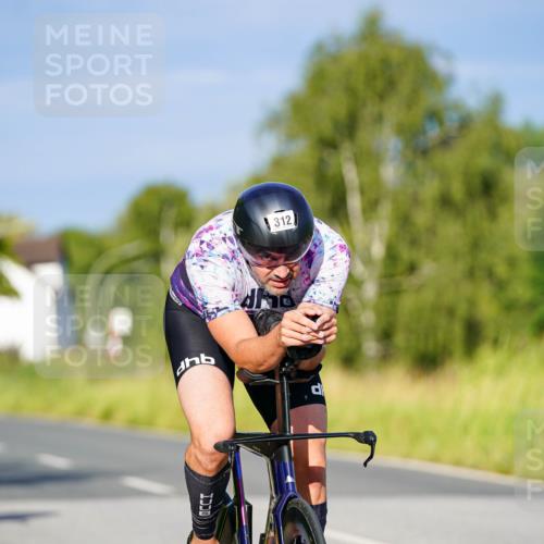 31.08.2025 - Elbe Triathlon Hamburg Michael Burmester http://msf.ph/oto/8690027 31.08.2025 08:49:37 Radfahren 312, 333 meine-sportfotos.de