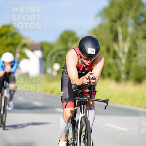 31.08.2025 - Elbe Triathlon Hamburg Michael Burmester http://msf.ph/oto/8690082 31.08.2025 08:50:28 Radfahren 186, 214, 223 meine-sportfotos.de