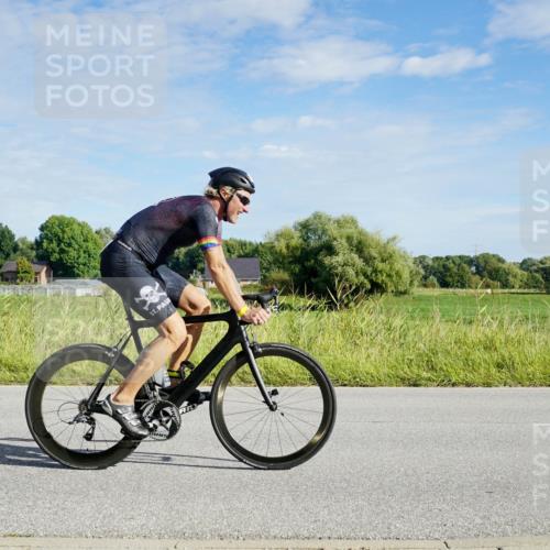 31.08.2025 - Elbe Triathlon Hamburg Michael Burmester http://msf.ph/oto/8690096 31.08.2025 09:34:15 Radfahren 297, 342, 612, 710 meine-sportfotos.de