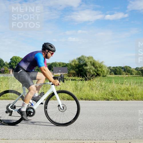 31.08.2025 - Elbe Triathlon Hamburg Michael Burmester http://msf.ph/oto/8690099 31.08.2025 09:34:19 Radfahren 297, 342, 612, 710 meine-sportfotos.de