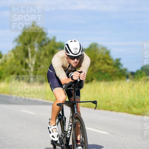 31.08.2025 - Elbe Triathlon Hamburg Michael Burmester http://msf.ph/oto/8690159 31.08.2025 08:51:47 Radfahren 200, 209, 232, 238, 332 meine-sportfotos.de