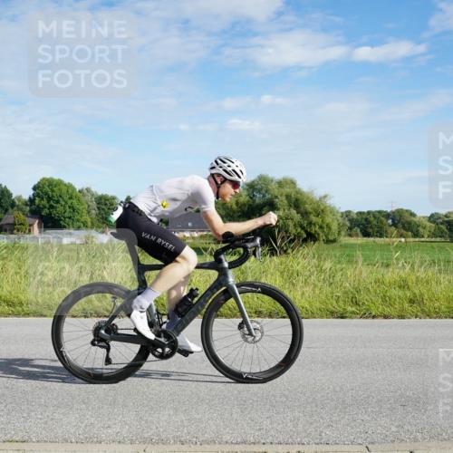 31.08.2025 - Elbe Triathlon Hamburg Michael Burmester http://msf.ph/oto/8690165 31.08.2025 09:35:30 Radfahren 272, 412, 468, 492, 595, 603, 658, 764, 778 meine-sportfotos.de