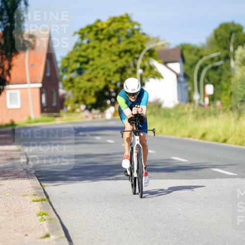 31.08.2025 - Elbe Triathlon Hamburg Michael Burmester http://msf.ph/oto/8690187 31.08.2025 08:52:09 Radfahren 220 meine-sportfotos.de