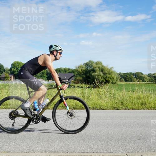 31.08.2025 - Elbe Triathlon Hamburg Michael Burmester http://msf.ph/oto/8690198 31.08.2025 09:36:08 Radfahren 390, 561, 744, 746 meine-sportfotos.de