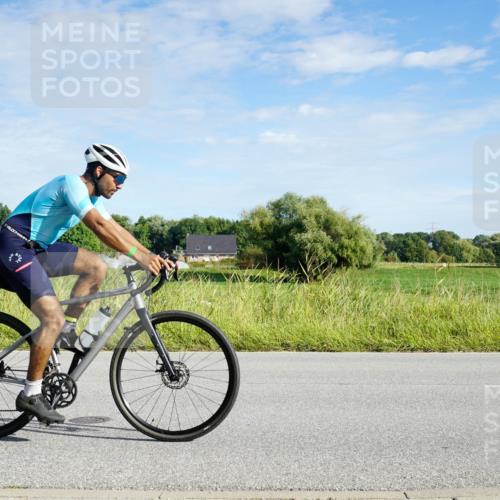 31.08.2025 - Elbe Triathlon Hamburg Michael Burmester http://msf.ph/oto/8690206 31.08.2025 09:36:17 Radfahren 327, 372, 390, 483, 761 meine-sportfotos.de