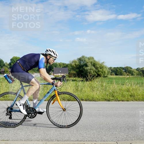 31.08.2025 - Elbe Triathlon Hamburg Michael Burmester http://msf.ph/oto/8690216 31.08.2025 09:36:29 Radfahren 467, 517, 671, 849 meine-sportfotos.de