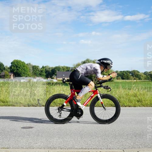 31.08.2025 - Elbe Triathlon Hamburg Michael Burmester http://msf.ph/oto/8690218 31.08.2025 09:36:31 Radfahren 397, 467, 517, 849 meine-sportfotos.de