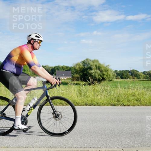 31.08.2025 - Elbe Triathlon Hamburg Michael Burmester http://msf.ph/oto/8690238 31.08.2025 09:37:01 Radfahren 344, 436, 503, 747 meine-sportfotos.de
