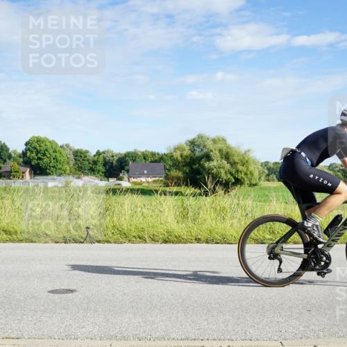 31.08.2025 - Elbe Triathlon Hamburg Michael Burmester http://msf.ph/oto/8690249 31.08.2025 09:37:11 Radfahren 254, 309, 325, 436, 470, 557, 626, 677, 695 meine-sportfotos.de
