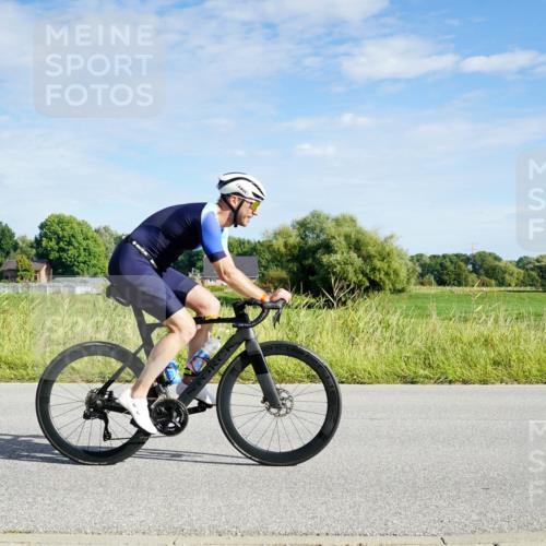 31.08.2025 - Elbe Triathlon Hamburg Michael Burmester http://msf.ph/oto/8690257 31.08.2025 09:37:17 Radfahren 254, 325, 474, 557, 638, 918 meine-sportfotos.de