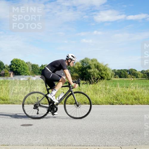 31.08.2025 - Elbe Triathlon Hamburg Michael Burmester http://msf.ph/oto/8690266 31.08.2025 09:37:25 Radfahren 331, 474, 479, 529, 530, 638, 728, 741, 918 meine-sportfotos.de